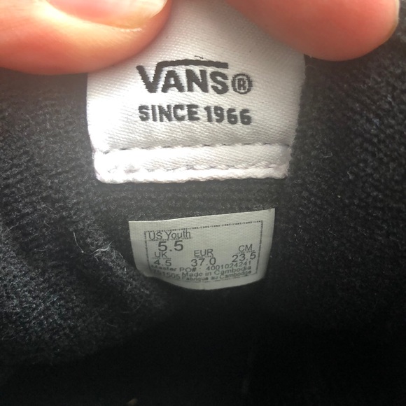 Vans - Picture 3 of 5